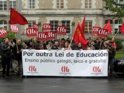 A CIG-Ensino participa en Madrid na concentración diante do Ministerio a prol de consolidar o dereito a xubilarse anticipadamente