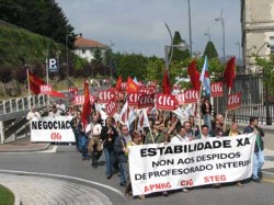 Miles de persoas maniféstanse en Compostela contra a privatización dos servizos públicos