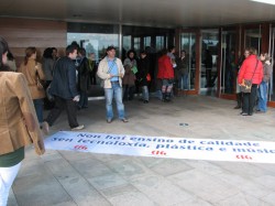 Concentración nas xornadas de plástica