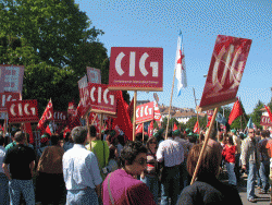 O profesorado das EEOOII acorda continuar as mobilizacións en demanda da retirada da circular 5/2009