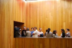 A Presidenta do Parlamento prohíbelle ao secretario nacional de CIG-Ensino, Anxo Louzao, acceder como convidado ao pleno