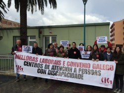 Concentracións nos centros de atención á discapacidade polas melloras laborais e un convenio galego do sector