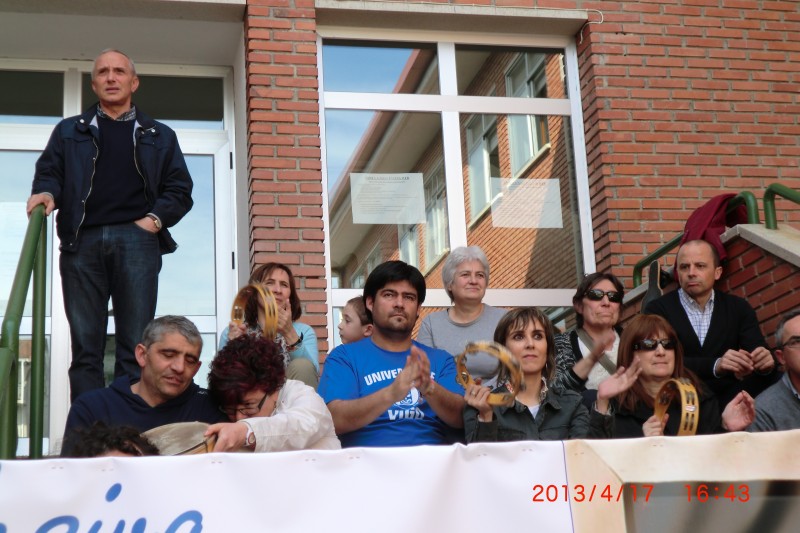Preto de 3000 persoas participaron nos peches da Plataforma Galega en Defensa do Ensino Público realizados en 15 centros educativos de todo o país en contra da LOMCE