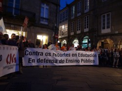 Importante participación nas concentracións en defensa do ensino público e en contra dos recortes