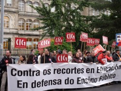 Delegadas e delegados da CIG ENSINO E FETE UGT entregan no rexistro da Xunta a Certificación dos resultados do Referendo