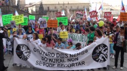 Máis do 50% do profesorado interino de Secundaria queda sen traballo na adxudicación definitiva mentres se incrementa o alumnado e se masifican as aulas 