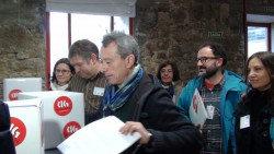A Comisión Promotora da ILP en defensa do profesorado e do ensino público entrega na Xunta Electoral de Galiza  22.918 sinaturas   