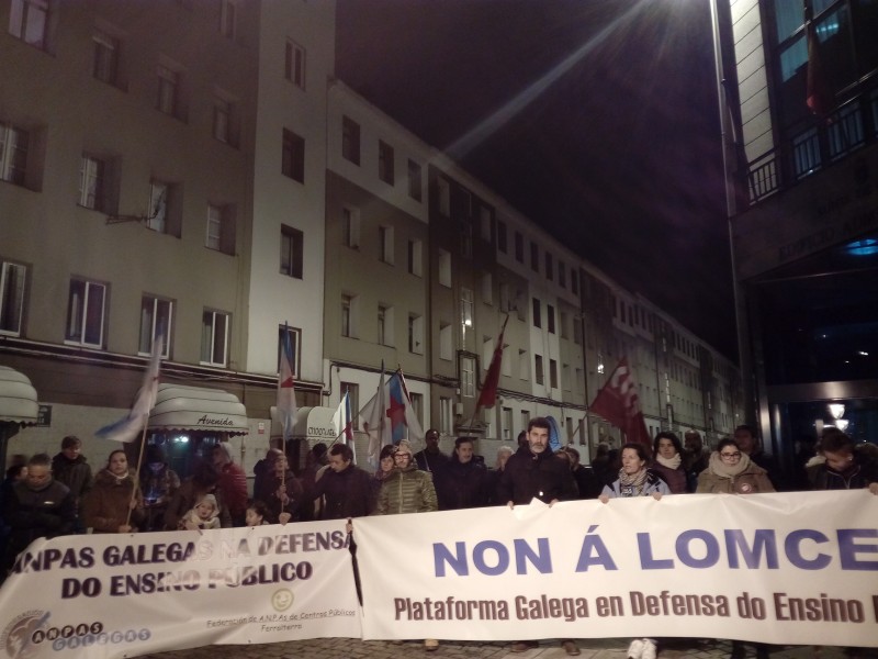 O 90% do alumnado de ESO e Bacharelato baleira as aulas en Galiza en rexeitamento da LOMCE e as reválidas