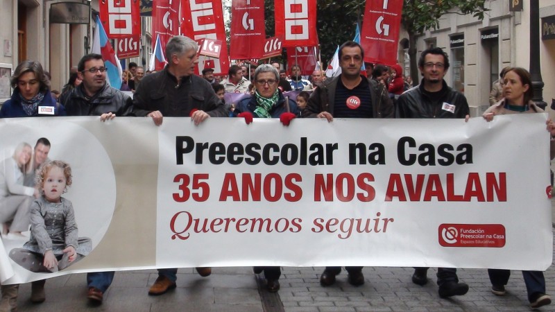 Máis de mil persoas percorren Lugo defendendo a continuidade de Preescolar na Casa