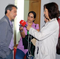 A CIG-ENSINO e todas as organizacións sindicais permanecen pechados no despacho do Conselleiro de Educación á espera do Conselleiro